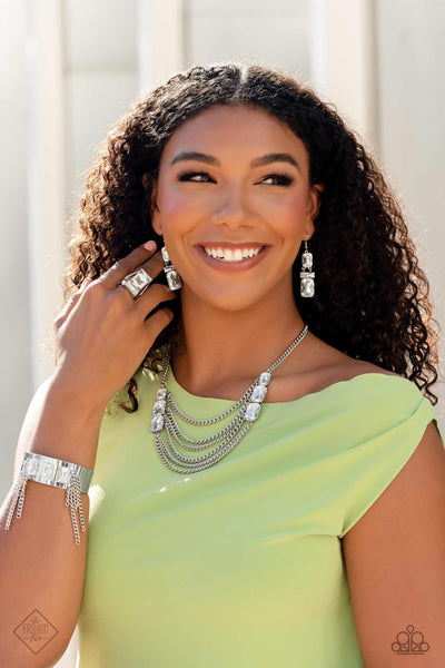 Chain Check - WHITE GEM  PAPARAZZI - FASHION FIX MARCH 2023