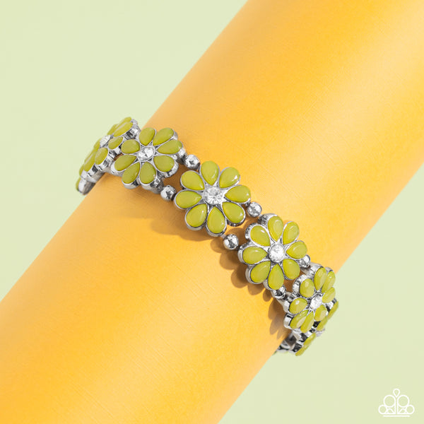 HAWAIIAN HOLIDAY - GREEN FLOWER GEM SILVER STRETCHY BRACELET - PAPARAZZI