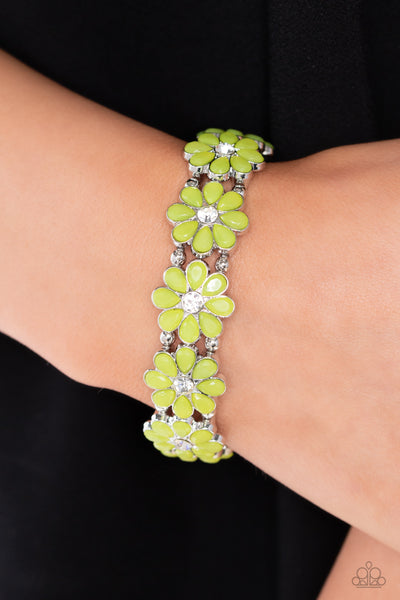 HAWAIIAN HOLIDAY - GREEN FLOWER GEM SILVER STRETCHY BRACELET - PAPARAZZI