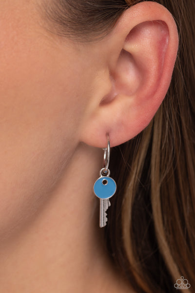 KEY PERFORMANCE - BLUE SILVER KEY TINY HOOP EARRINGS - PAPARAZZI