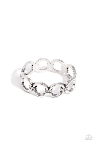 CHIC COLLECTION - WHITE RHINESTONE SILVER LINK HINGED BRACELET - PAPARAZZI