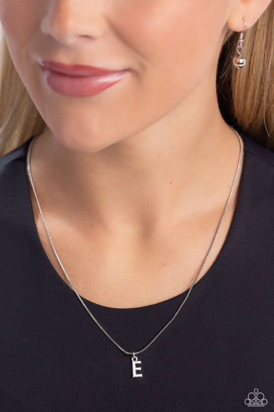 SEIZE THE INITIAL - SILVER - E - ALPHABET LETTER DAINTY SILVER SHORT NECKLACE - PAPARAZZI
