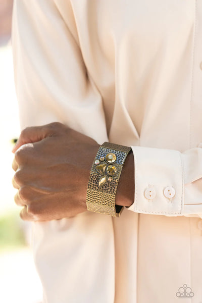 FLICKERING FORTUNE - BRASS AURUM GEM IRIDESCENT RHINESTONE STRETCHY BRACELET - PAPARAZZI 2022 CONVENTION EXCLUSIVES